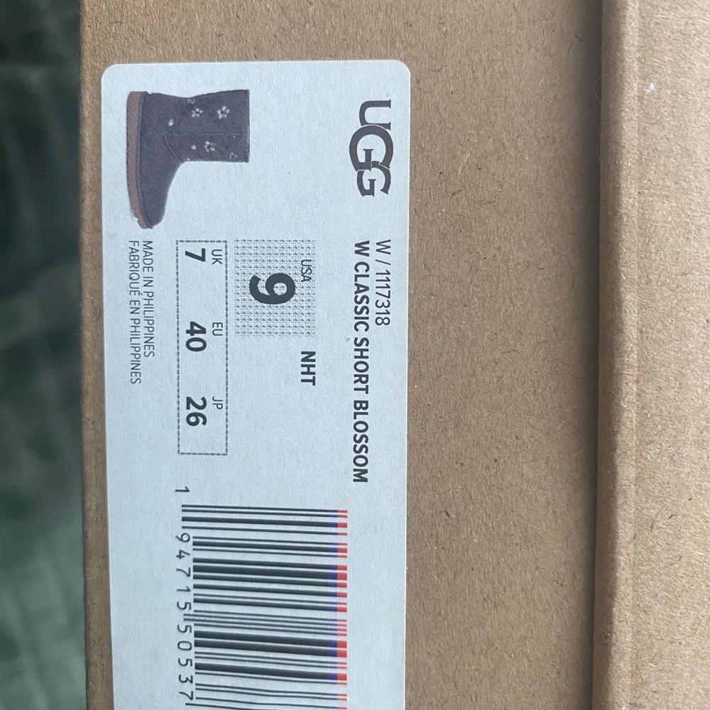 Classic short blossom ugg boots